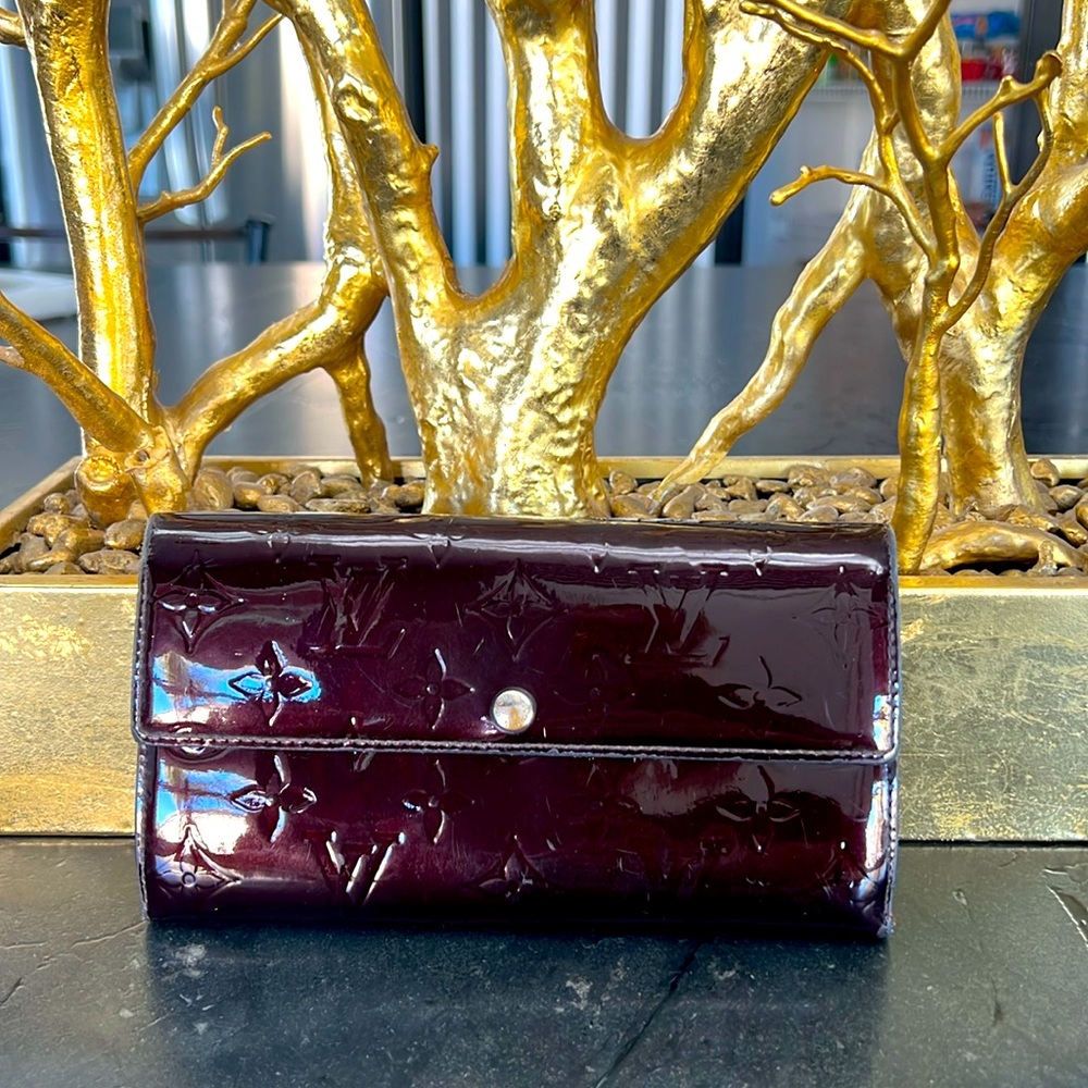 COPY - Louis Vuitton Vernis Amarante wallet!!!